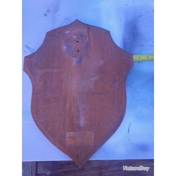 Lot n�7 : Occasion: �cusson en ch�ne pour hure de sanglier