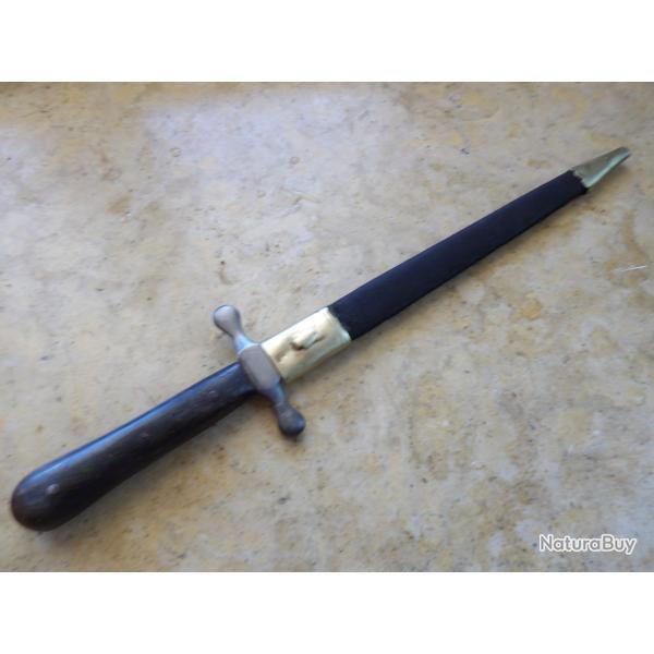 long stylet dague vertue couteau d�fense fa�on administration Napol�on second Empire XIX� 19�siecle