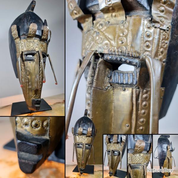 Ancien magnifique masque BAMBARA (Mali). H : 36 cm L : 14 cm Epaisseur : 12 cm