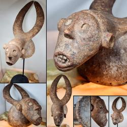 Masque Agraire Mangam masculin- Mama / Kantana - Nigeria, H : 33 cm L : 56 cm.Vendu sans socle.