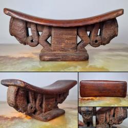 Aire Korwar, Baie de Cenderawasih, Indon&eacute;sie. Objet rare et ancien !