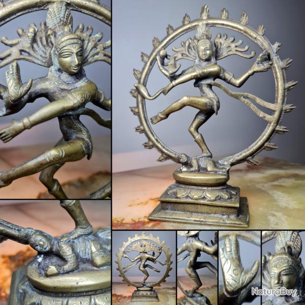 Sculpture de divinit� dansante en bronze dor� "Shiva Nataraja", Inde, H : 23 cm, L : 19 cm