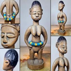 Statuette Venavi Ew&eacute; Ghana culte vaudou des jumeaux. H : 23 cm, L : 8 cm