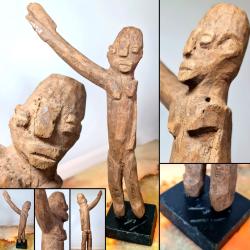 Statuette LOBI, Burkina Faso. Lobi, socl&eacute;e