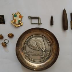 Lot militaire 15 objets. Coupelle 4&deg; RIAOM-1 INSIGNE 11&deg; RAMa-1 pin's op&eacute;ration  DAGUET.............