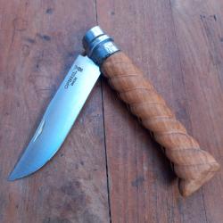 Couteau OPINEL Inox N9 Manche en OLIVIER Sculpt&eacute;