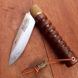 Joli Couteau JOS&Eacute; DA CRUZ Manche en Bois Sculpt&eacute;