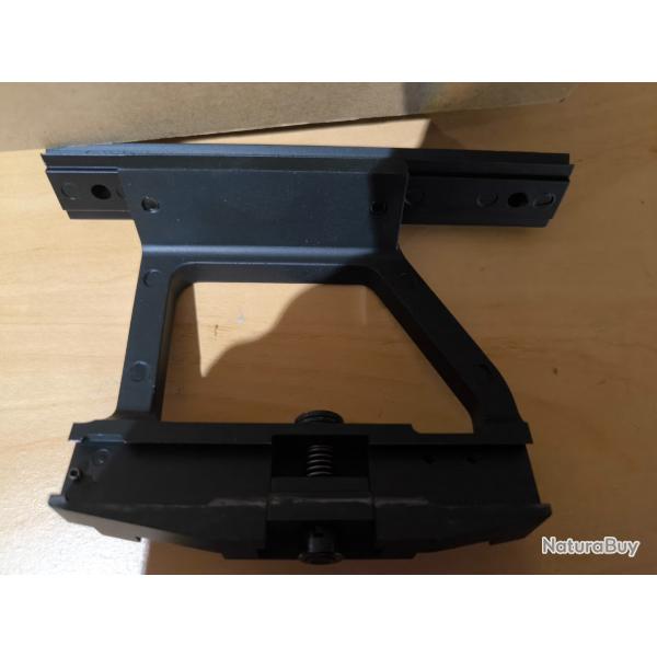 Leapers UTG - AK47 - Fixation lat�rale Picatinny � d�gagement rapideFixation lat�rale pour AK47