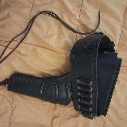 Holster am&eacute;ricain de cowboy, d'origine, marque DUKE. Cuir epais