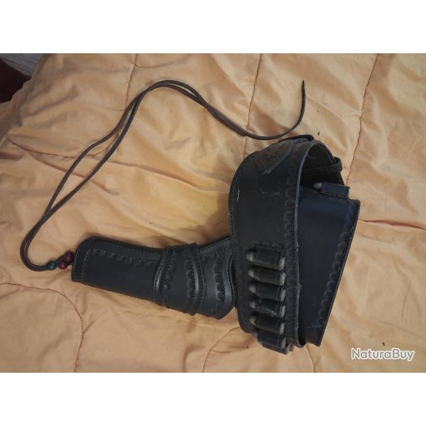 Holster am�ricain de cowboy, d'origine, marque DUKE. Cuir epais