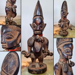 Statuette IBEJI, H : 27 cm.
