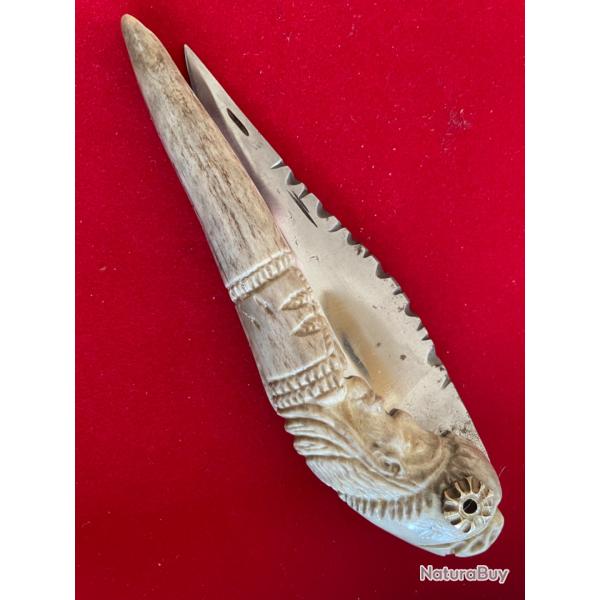 Couteau ethnique de 25 cm manche corne lame quilloch�e