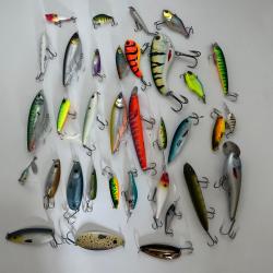 op&eacute; ! Lot de 34 leurres durs berkley