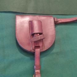 Porte-fer &agrave; cheval et porte-&eacute;p&eacute;e pour la cavalerie  datant de la fin du XIXe si&egrave;cle et du d&eacute;but du