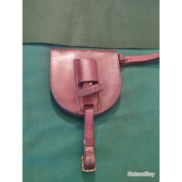 Porte-fer � cheval et porte-�p�e pour la cavalerie  datant de la fin du XIXe si�cle et du d�but du
