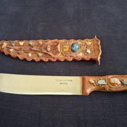 V&eacute;ritable couteau machette ancienne Tramontina Brasil.  Cuir travaill&eacute; et incrustation pierres