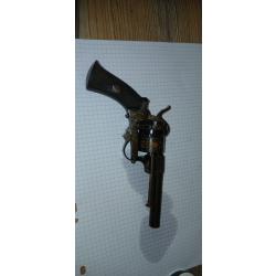 petit revolver elg a broche