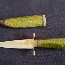 Poignard indien vintage manche et fourreau peints &agrave; la main motifs floraux 24cm