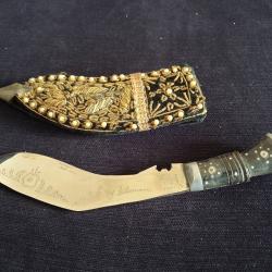 kukri ou Kukri traditionnel du N&eacute;pal Ganjawala mod&egrave;le compact fourreau brod&eacute; 26cm