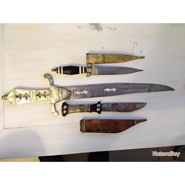 Lot de trois couteaux Africains