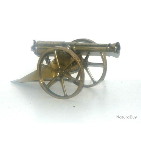 Canon (bronze ?) cisel�