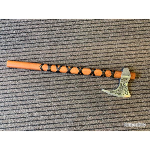 hache viking (reproduction)
