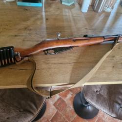 Mosin M44 7.62x54R monomatricule avec cartouchi&egrave;re et 9 munitions manufactur&eacute;es