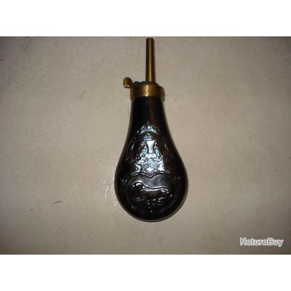 Poire a poudre comme neuve, revolver cal 44. Vide, bien s�r.
