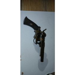 petit revolver elg a broche