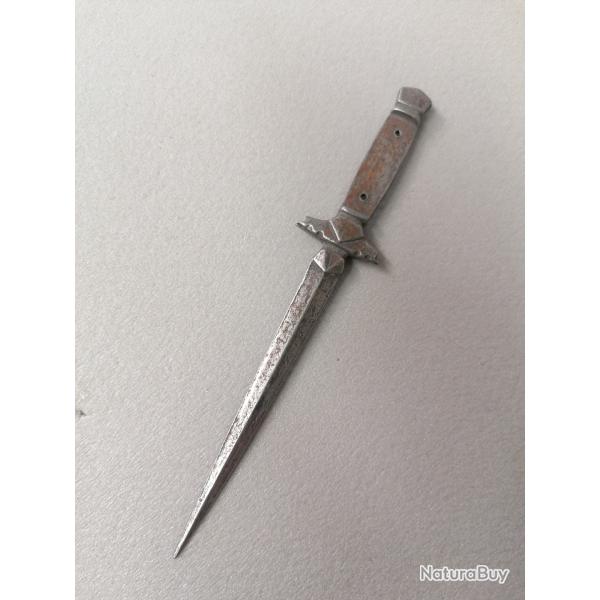 Ancienne lame dague de vertu
