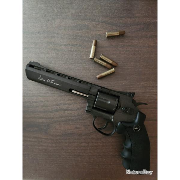 Revolver Dan WESSON