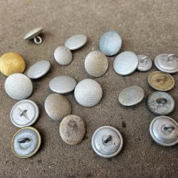Lot de boutons ww2  de vareuse allemande et divers