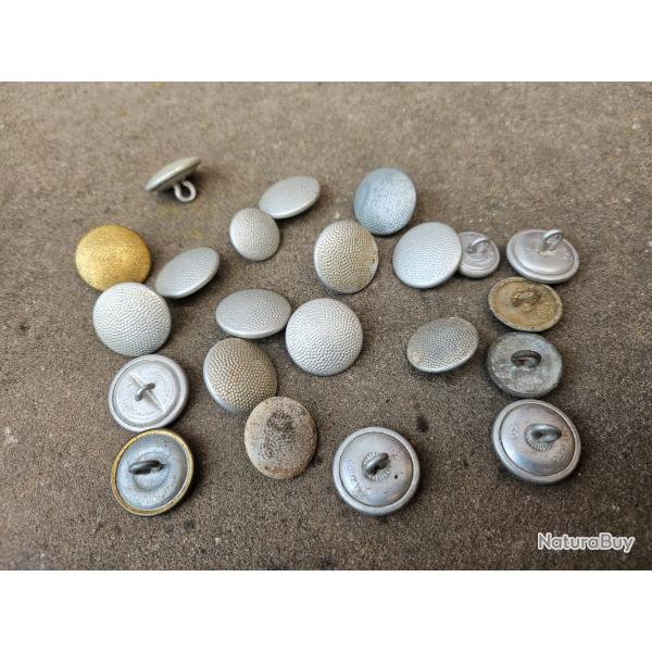 Lot de boutons ww2  de vareuse allemande et divers