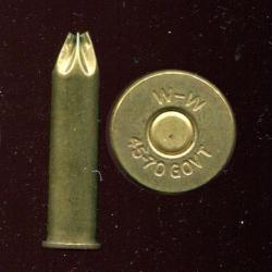 .45-70 GOVT - &eacute;tui laiton &agrave; blanc ferm&eacute;e en rosette 6 plis - marquage : WW 45-70 GOVT
