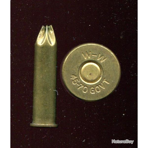 .45-70 GOVT - �tui laiton � blanc ferm�e en rosette 6 plis - marquage : WW 45-70 GOVT