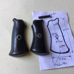 VENDU PAR LE-CUIRASSIER N&deg;2  PAIRE DE PLAQUETTES BOIS + VIS DE REVOLVER A BROCHE 7 MM