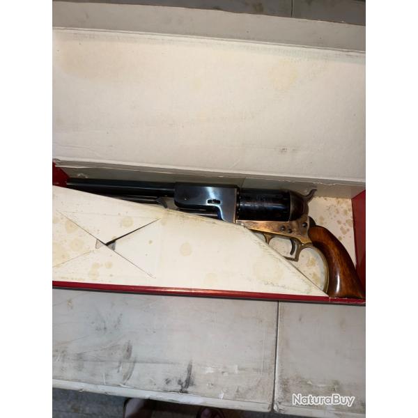 Revolver poudre noire Uberti  colt Walker 1847 calibre 44 en boite BD=1994