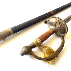 Ancien sabre militaire gendamerie ? garde basculante fourreau Cuir