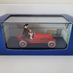 La voiture de course rouge des Cigares du Pharaon Tintin neuve
