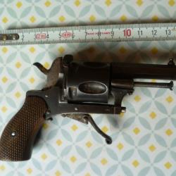 JOLI REVOLVER DE TRANSITION EN CALIBRE 320,TR&Egrave;S BON ETAT