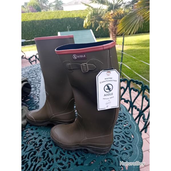 Bottes Arnay  Kaki T43 neuve avec Sac de rangement