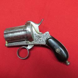 Pistolet Poivri&egrave;re dite de cur&eacute;