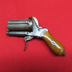 Pistolet Poivri&egrave;re dite de cur&eacute; - version de base -