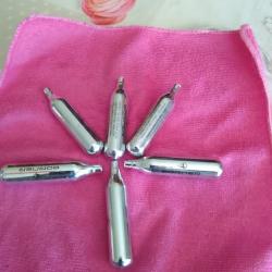 25 SPARCLETTES 12 GRAMMES CO2  PRODUIT FRANCAIS   POLYVALENT DEFENSE ET LOISIRS