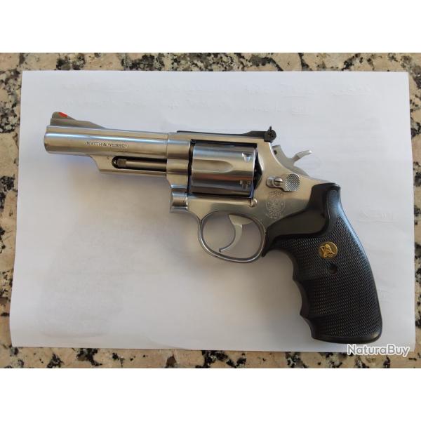 Revolver smith &wesson 357Mag model 66 2