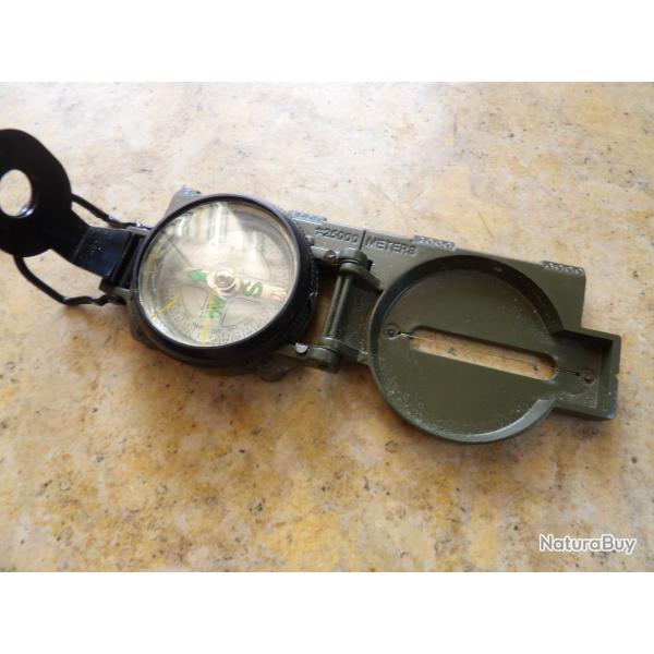 boussole de type militaire fonctionnelle