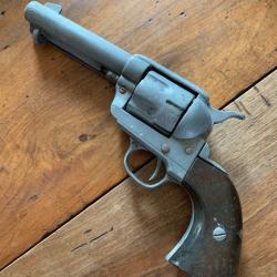 Reproduction revolver