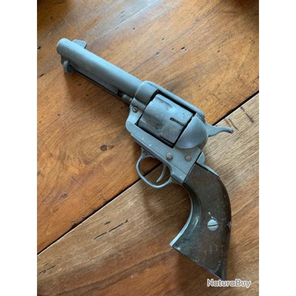 Reproduction revolver