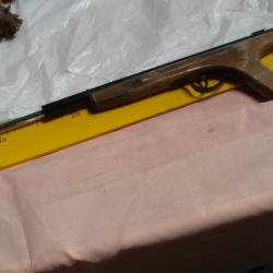 JOUET ANCIEN -PISTOLET a FLECHETTE - VINTAGE. Avec 1 Fleche .