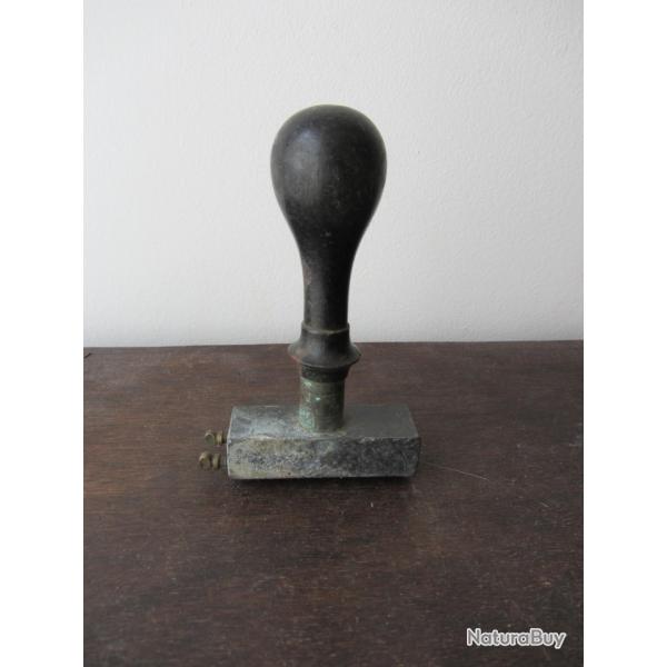 Tampon � syst�me 2 mollettes vers 1900